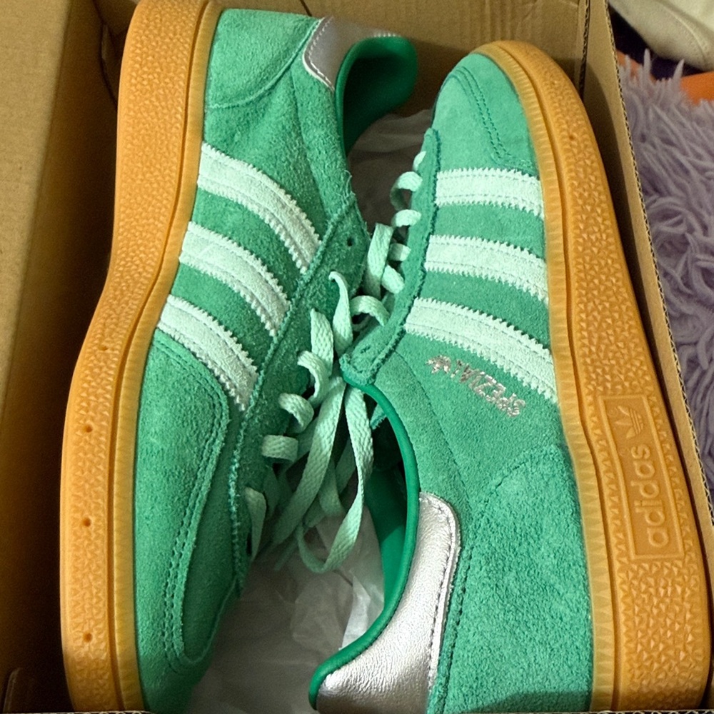 Adidas Spezia Green Sneakers with Stripes - Picture 7 of 7